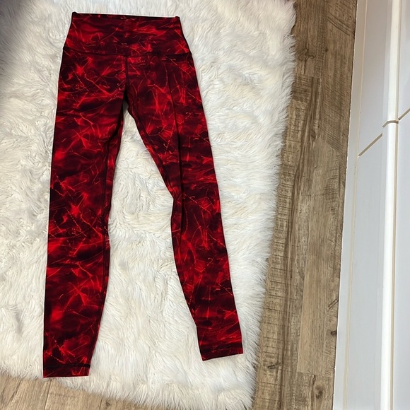 LULULEMON ~ Team Canada Metamorphic Glow Red Team Align 28” (SIZE 6) BRAND NEW - Picture 3 of 7